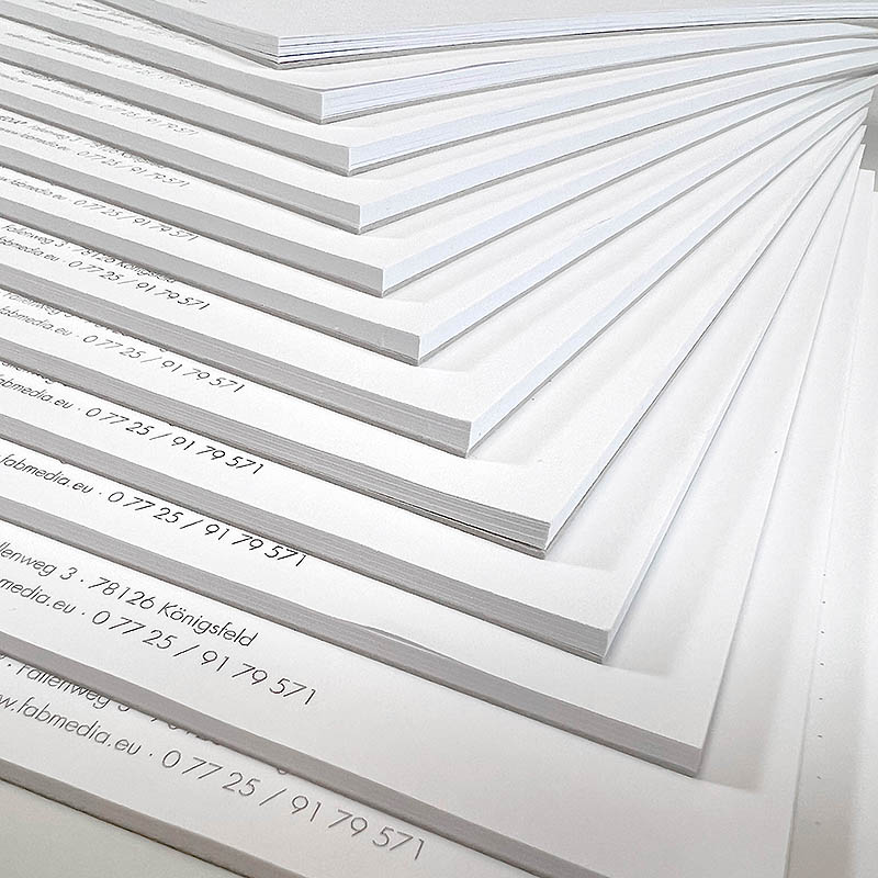 Schreibblöcke und Visitenkarte von FABMEDIA.